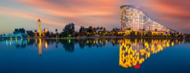  Adana Seyhan Nehri ve Hiltonsa Oteli.