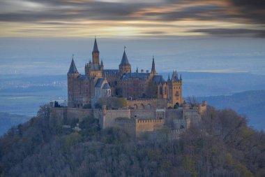 Hohenzollern Kalesi Swabian Alpleri'nde - Baden Wurttemberg, Almanya görünümünü