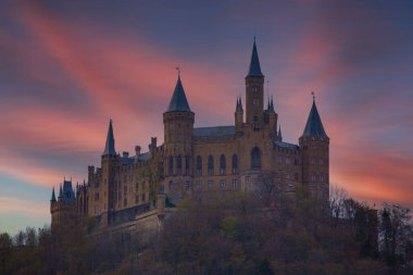 Hohenzollern Kalesi Swabian Alpleri'nde - Baden Wurttemberg, Almanya görünümünü