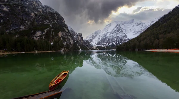 Lake Braies Lago Braies Dolomites Mountains Boat Hut Braies Lake — Stock Photo, Image