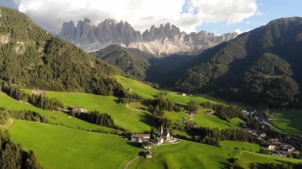 Santa Magdalena Village Idyllic Dolomites Landscape South Tyrol Italian Alps — Stock Video