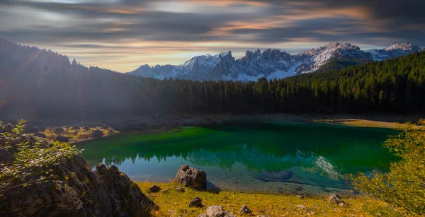 Lago Carezza Karersee Bellissimo Lago Nelle Dolomiti Trentino Alto Adige — Foto Stock