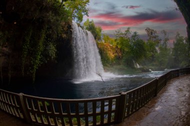 Türkiye 'nin Antalya ilindeki Duden şelale parkı