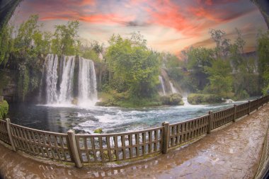 Türkiye 'nin Antalya ilindeki Duden şelale parkı