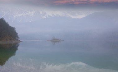 Yazın Eibsee Gölü, Bavyera, Almanya