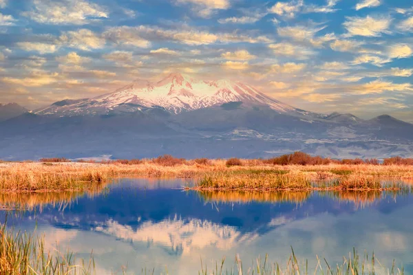 Vista Espetacular Erciyes Segunda Maior Montanha Turquia — Fotografia de Stock