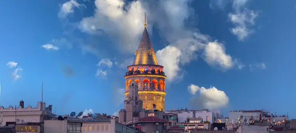 Башня Галата Прекрасной Старой Улице Стамбула Турция — стоковое фото