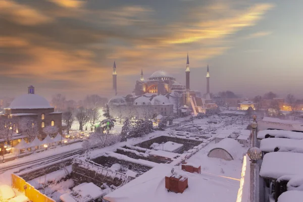 İstanbul, Türkiye 'de Ayasofya manzarası çok güzel