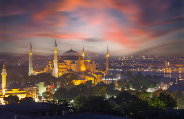 İstanbul, Türkiye 'de Ayasofya manzarası çok güzel