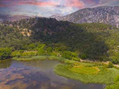 Türkiye 'nin Isparta kentindeki Kovada Gölü