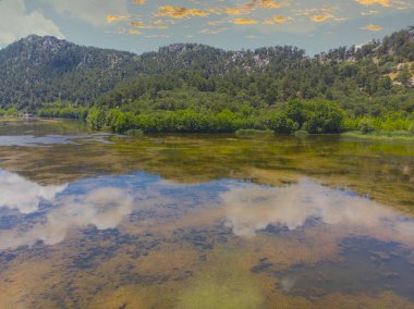 Türkiye 'nin Isparta kentindeki Kovada Gölü