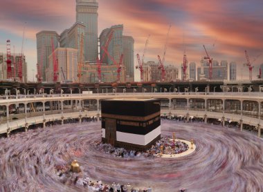  Kabe ve minareleri zamzam kulesiyle uzun süre fotoğraflandı..