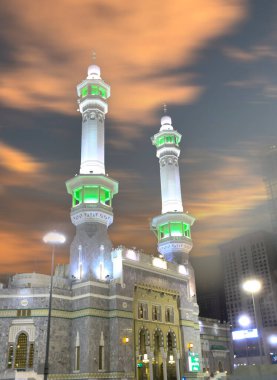  Kabe ve minareleri zamzam kulesiyle uzun süre fotoğraflandı..