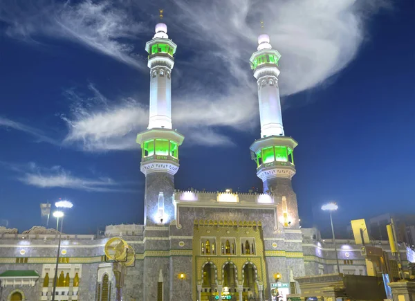 Kaaba Její Minarety Byly Vyfoceny Dlouhém Vystavení Zamzámovou Věží — Stock fotografie