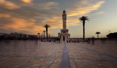 Izmir Saat Kulesi. Ünlü Saat Kulesi Izmir'in sembolü haline geldi.