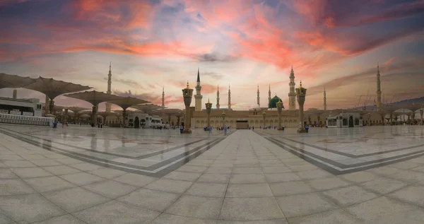 Denna Heliga Masjid Ligger Staden Madinah Saudiarabien Det Största Moskén — Stockfoto