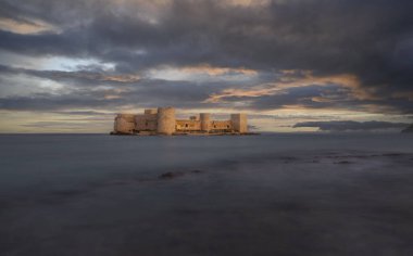 Bakirenin kalesi (Kiz Kalesi) 