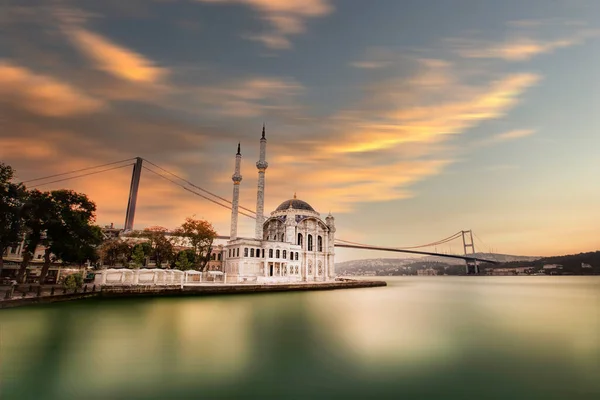 Ortakoy Moschee Und Bosporus Brücke Istanbul Bei Sonnenaufgang Türkei — Stockfoto