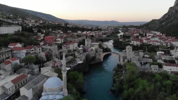 Estrelas Históricas Maioria Das Pontes Sobre Rio Neretva Mostar Cidade — Vídeo de Stock