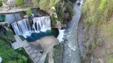 Bosna ve Hersek, güzel Pliva şelale için ünlü şehirde Jajce