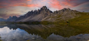 Kuzey İtalya 'da Veneto ve Güney Tyrol arasında yer alan ünlü 