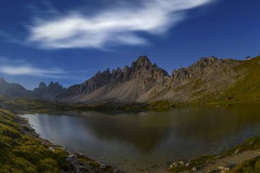 Kuzey İtalya 'da Veneto ve Güney Tyrol arasında yer alan ünlü 