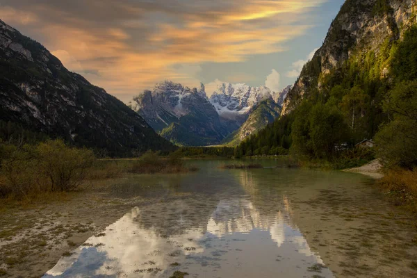 Lago Landro Dolomiti Alpi Italia — Foto Stock