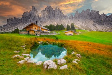 Rifugio delle Odle ve dolomit dağları