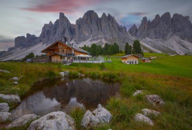 Rifugio delle Odle ve dolomit dağları