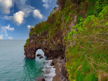 Giresun Deliklitas Sahili, gökyüzünden izleniyor.