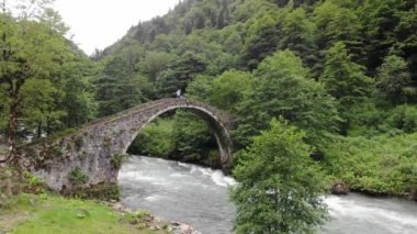 Kackar Dağları Ulusal Parkı, Eski Taş Köprüler Kackar Dağları 'nın hava manzarası