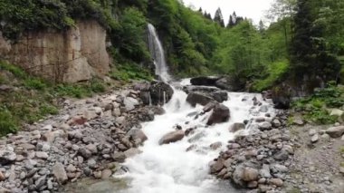 Kackar Dağları Ulusal Parkı, Kackar Dağlarının en güzel doğal şelaleleri..