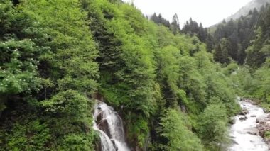 Kackar Dağları Ulusal Parkı, Kackar Dağlarının en güzel doğal şelaleleri..