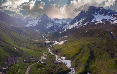 Türkiye'nin Karadeniz bölgesinde Kaçkar Dağları manzarası.