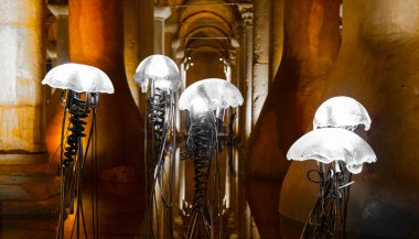 Bazilika Sarnıcı - İmparator Justinianus 'un altıncı yüzyılda inşa ettiği yeraltı su deposu, İstanbul, Türkiye