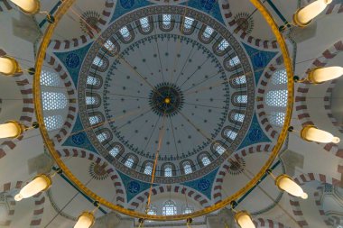 Eminonu, İstanbul 'daki Rustem Paşa Camii Kubbesi. Rustem Paşa Camii mimar Mimar Sinan tarafından 1563 yılında inşa edilmiştir.