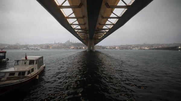 New Halic Metro Bridge Lecie Nocy Błękitne Niebo Światła Miasta — Zdjęcie stockowe