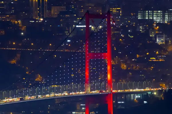 伊斯坦布尔博斯普鲁斯桥在晚上 七月十五日烈士桥 伊斯坦布尔 土耳其 — 图库照片