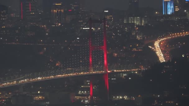 土耳其日落后从Buyuk Camlca Hill拍摄的Bosphorus桥全景和伊斯坦布尔的城市灯光 — 图库视频影像