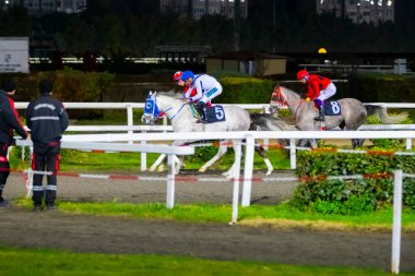 İstanbul Horce Race, Veliefendi hipodromunda yarışan sürücüler.