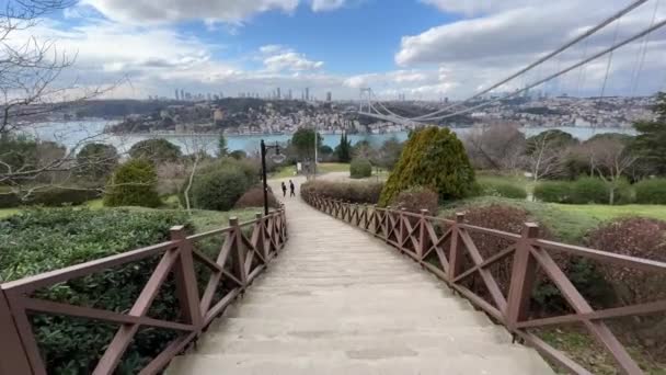 Stanbul Daki Otagtepe Parkı Ndan Fatih Sultan Mehmet Köprüsü Manzarası — Stok video