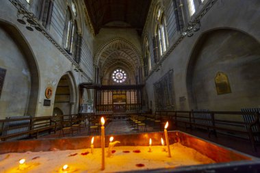 Kırım Anıt Kilisesi. Dar sokaklar. Akdeniz tarzı evlerin cepheleri. İstanbul 'un popüler turizm merkezi, tarihi merkez