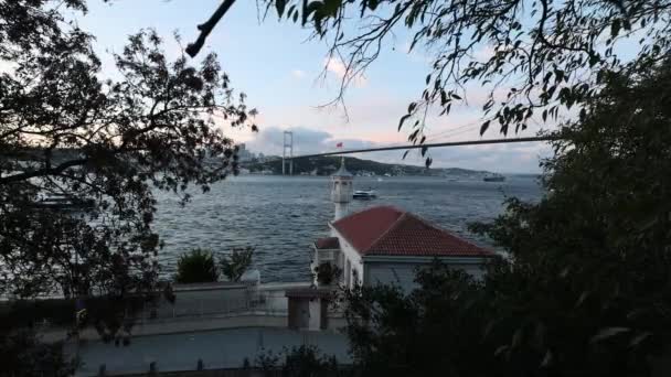 クズガンカン イスタンブール トルコ イスタンブールの歴史的なウリャナニザードアムエサットエフェンディモスク — ストック動画
