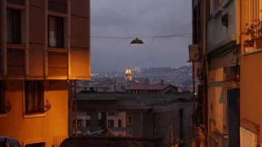  Galata Kulesi ve Camlica aynı çerçevede.