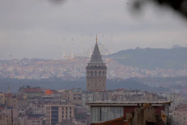 Galata Tower Nova Mesquita Camlica Istanbul Turquia — Fotografia de Stock