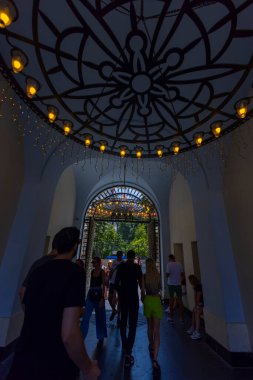 Narmanli Hanı, İstanbul 'daki Istiklal Caddesi' nin sağ tarafındaki turizme açılan tarihi bir binadır..