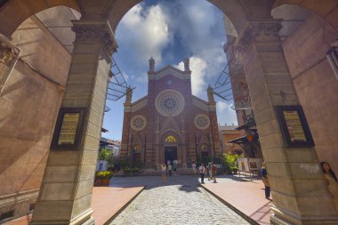 Aziz Antuan Kilisesi, diğer adıyla Sant 'Antonio di Padova Kilisesi, Aziz Antonio di Padova, Aziz Antoine, İstanbul