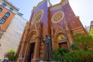 Aziz Antuan Kilisesi, diğer adıyla Sant 'Antonio di Padova Kilisesi, Aziz Antonio di Padova, Aziz Antoine, İstanbul