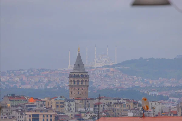 Galata Turm Vorne Byk Camlca Moschee Hintergrund Foto Von Der — Stockfoto