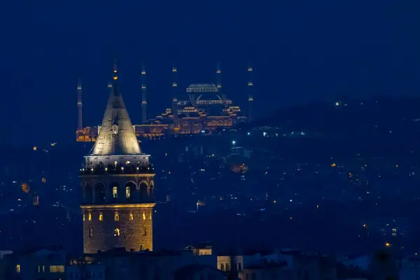 Галатська Вежа Спереду Мечеть Бика Камлика Задньому Плані Фото Вершини — стокове фото